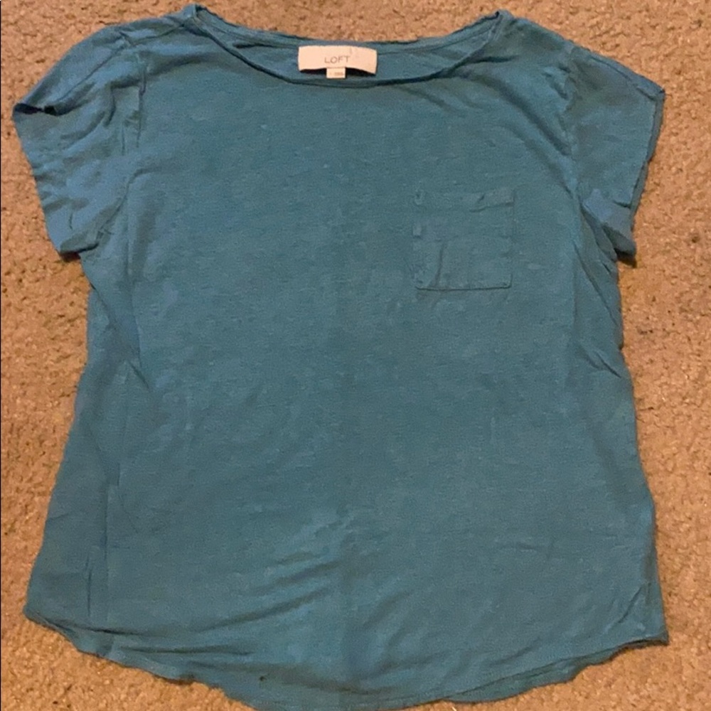 Women’s small loft t-shirt